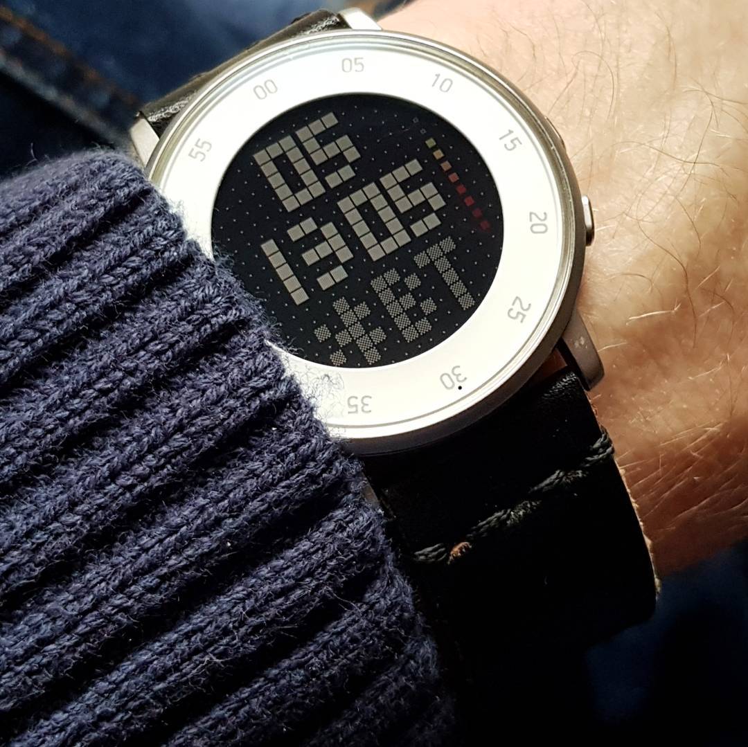 Pixely - Pebble Watchface on Pebble Time Round