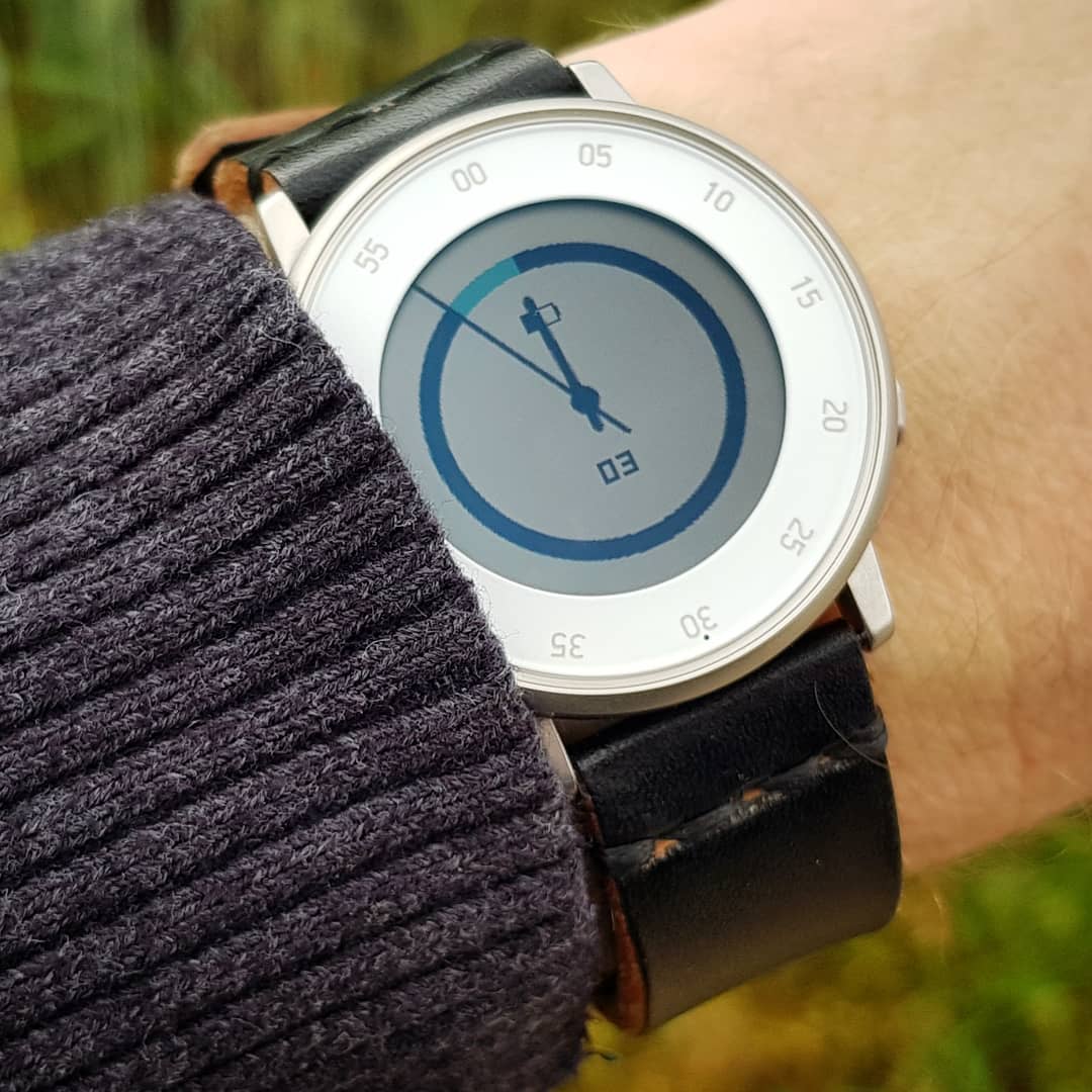 Modern Classic 2 - Pebble Watchface on Pebble Time Round