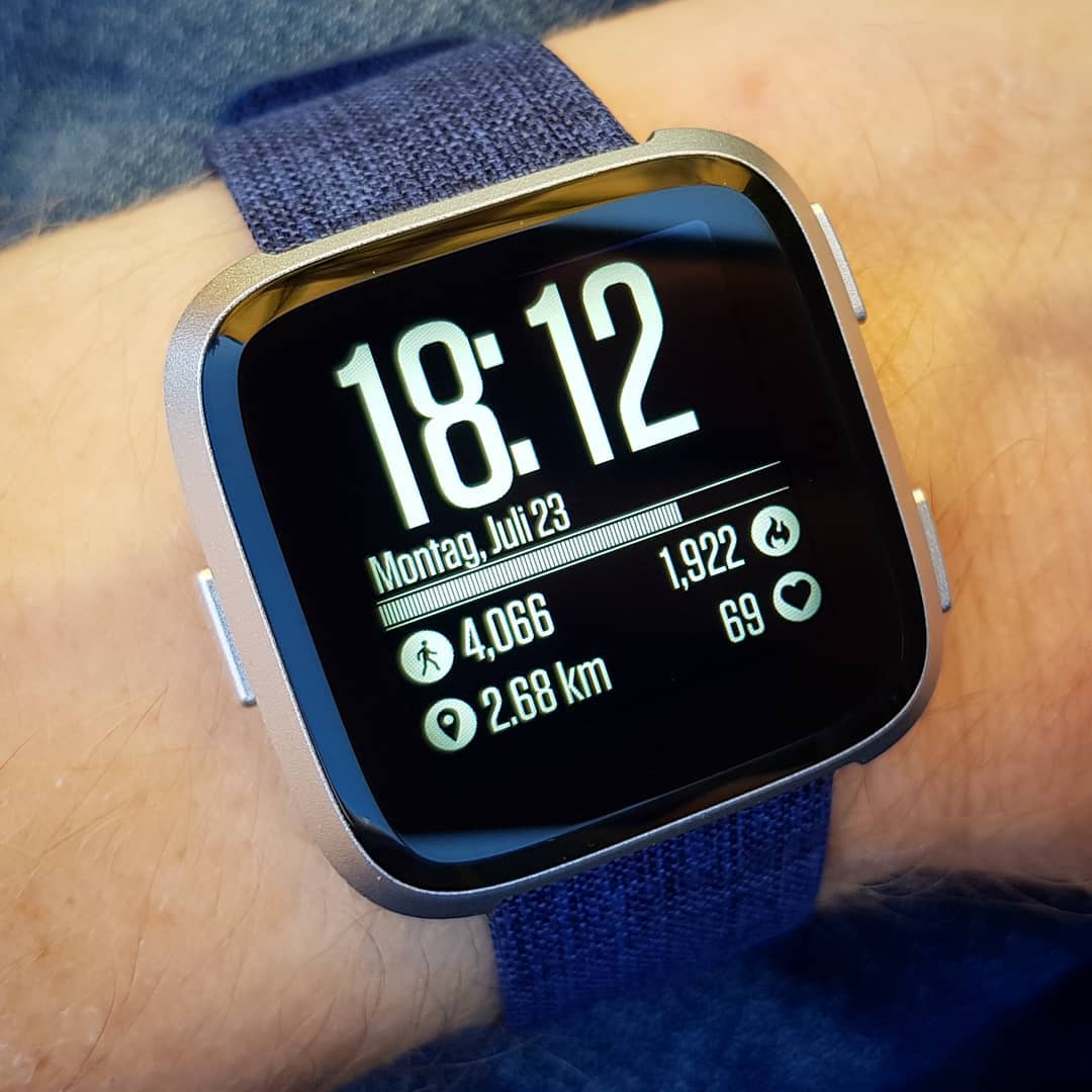 Ambient Fitbit Clock Face Versa