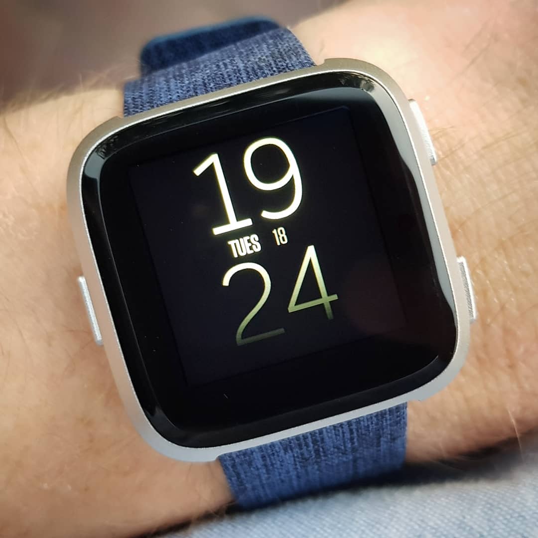Basics Time - Fitbit Clock Face on Fitbit Versa