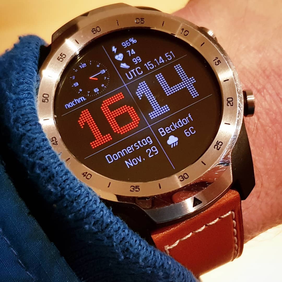 Simple Two Tones - Wear OS Watchface on Mobvoi TicWatch Pro