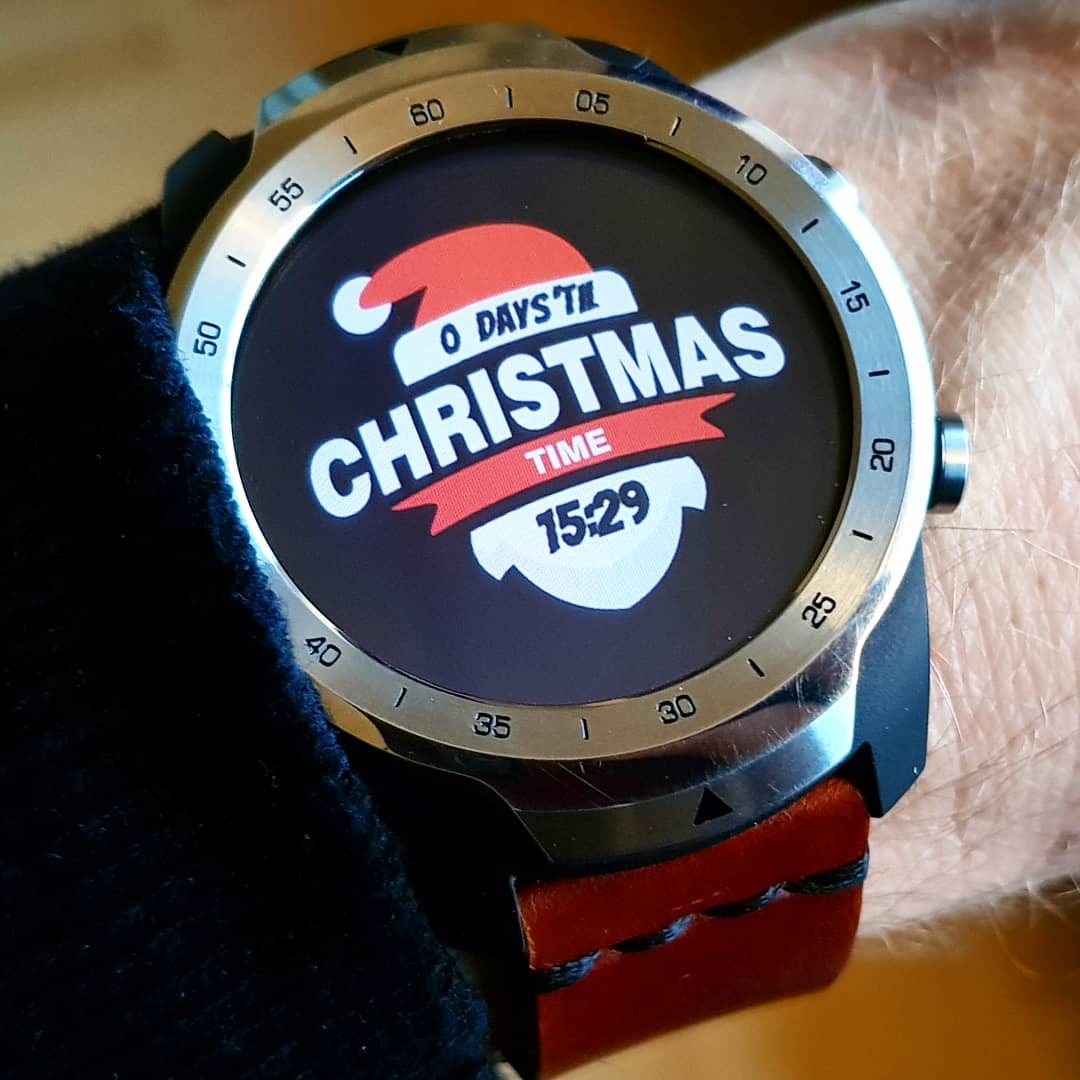 It's Christmas Time - Wear OS Watchface on Mobvoi TicWatch Pro